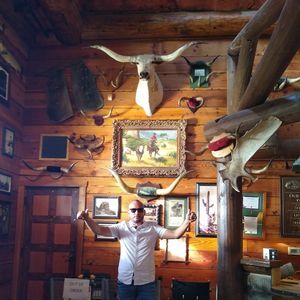 Meet your Posher, Edwin noriel